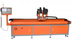 熱熔數(shù)控鉆孔機換刀按復位鍵，刀卡住了，不手